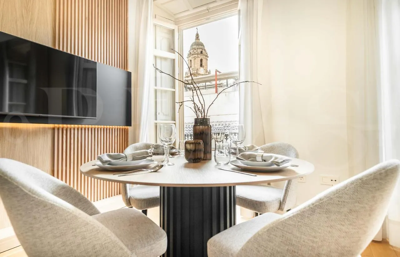 Luxe Apartment In The Historic Center By Rems contacts